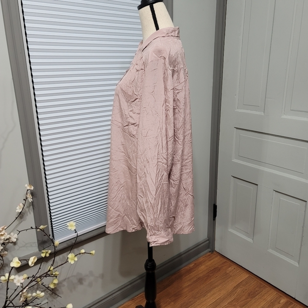 Torrid MADISON - FAWN CREPE BUTTON FRONT BLOUSE plus size 4 - Picture 9 of 10